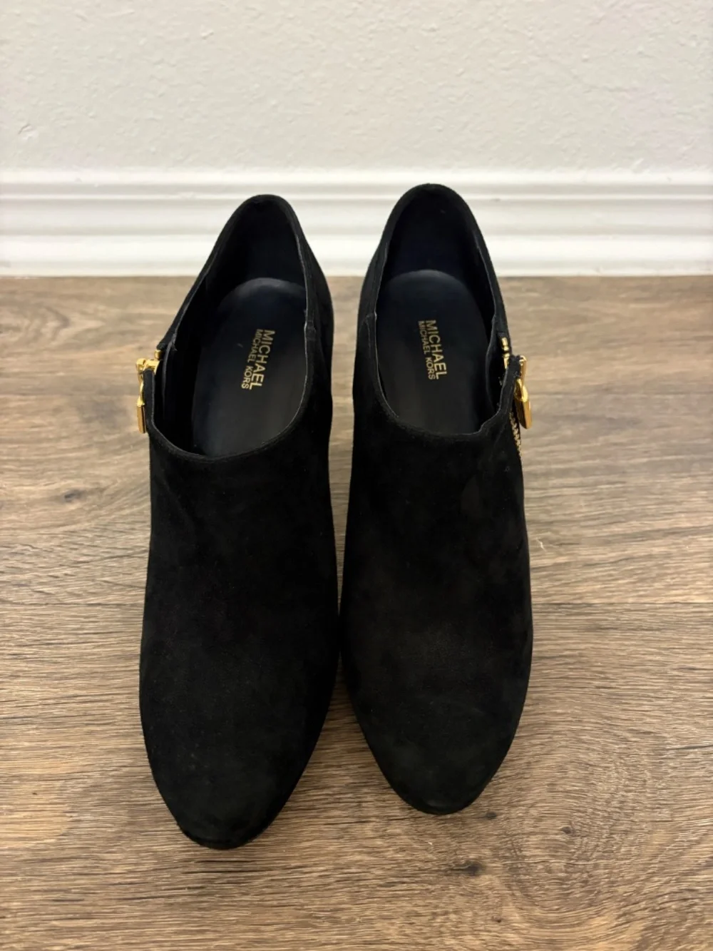 Michael Kors Heels - Black and Gold - Size 8M